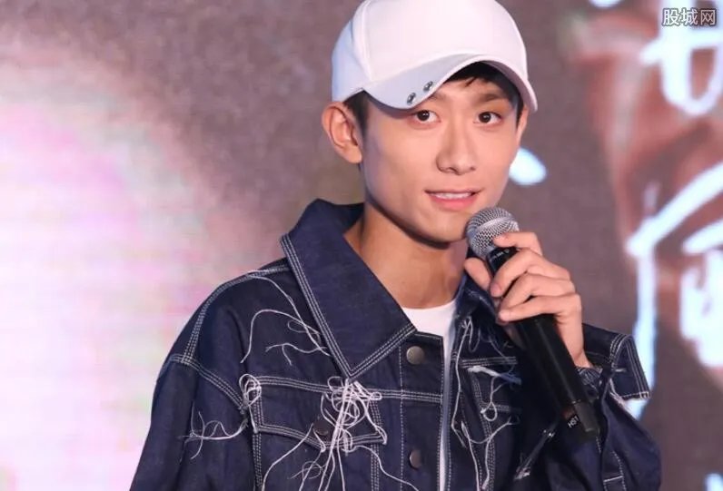 张一山杨紫狂吻图片 两人恋情已坐实？