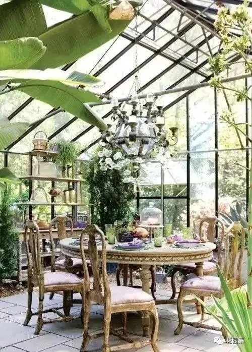 花园里有一间阳光房,美了这个灿烂的季节
