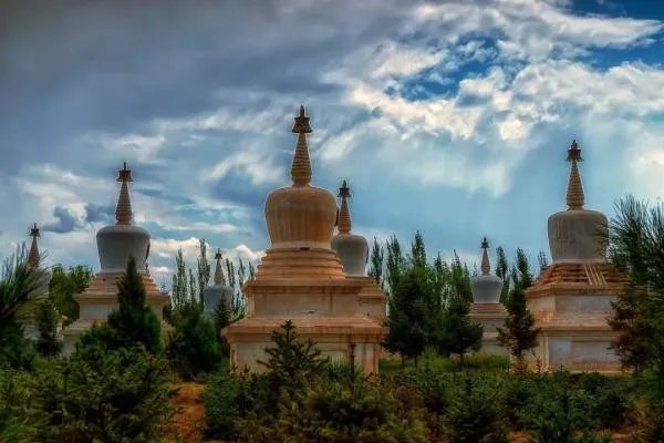 从兰州到敦煌自驾，沿途有哪些必去的景点