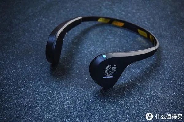 靠意念飞行到底有多玄乎？亲身体验UDrone意念无人机