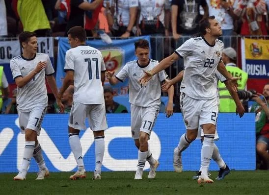 俄罗斯晋级八强创造了哪几项新记录？