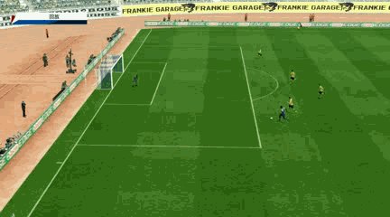 《实况足球2013》怎么控向射门 神技控向射门详细教学