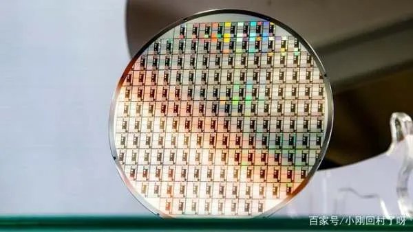 中芯国际有什么来头？是由哪里控制的？