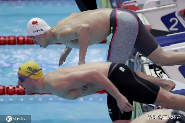 孙杨200米预赛小组第一晋级,没有受到霍顿干扰。还与澳大利亚选手击掌。如何评价?