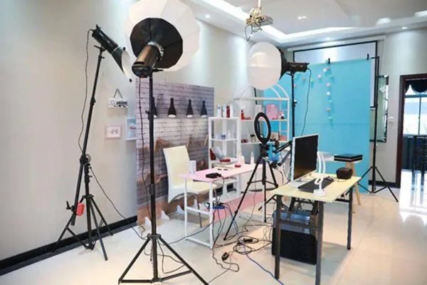 上海破获首例网红直播带货售假案,直播里的东西还能买吗?