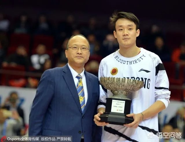 丁彦雨航击败易建联获得常规赛MVP，易建联为啥第一时间送上祝福？