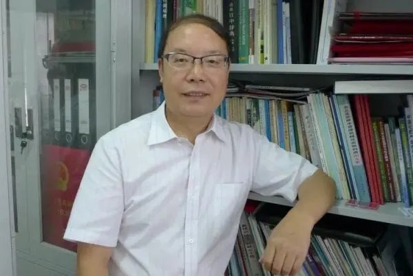 张旭东因为什么去世