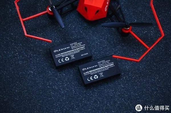 靠意念飞行到底有多玄乎？亲身体验UDrone意念无人机