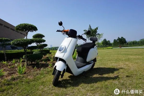 不粉不黑——小牛电动车 N1、M1 对比使用体验(附真人秀)