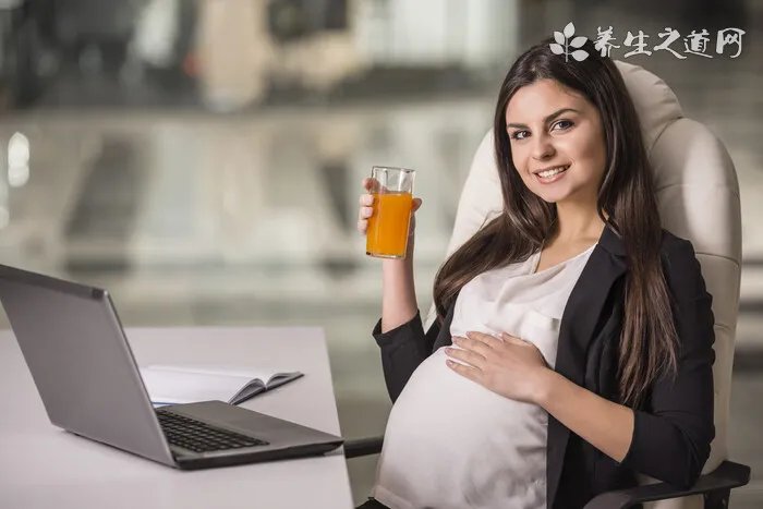 梦见两男一女是什么意思