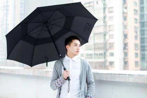 许魏洲曾获“2018华人杰出青年歌手”奖,他在流量小生中处于什么水平?