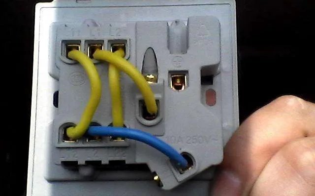 双控开关怎么接线 双控开关接线方法解析