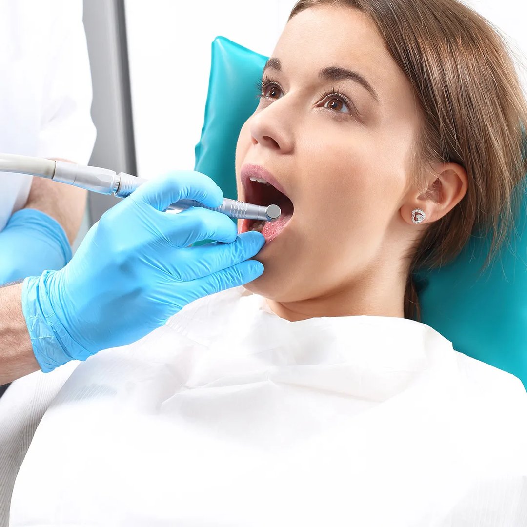 满口牙种植的费用是多少