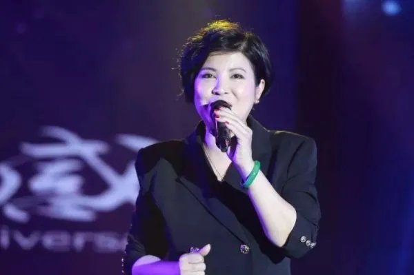 天后杭天琪,被曝白马会所常客后遭嘲,背后是3次婚姻的伤痕,近况如何?