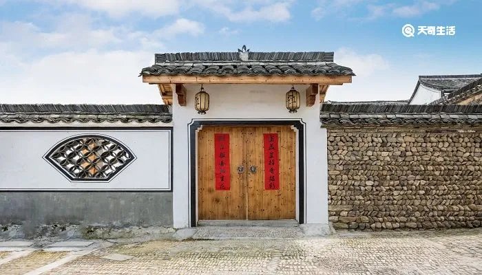 总把新桃换旧符中的桃和符指的是一种东西吗