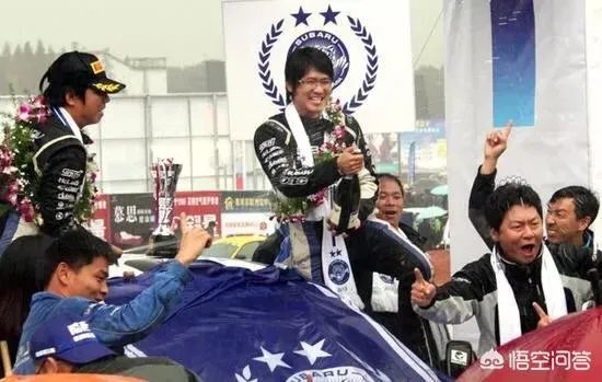 韩寒质疑奔驰车不减速一口气开100公里，什么情况？