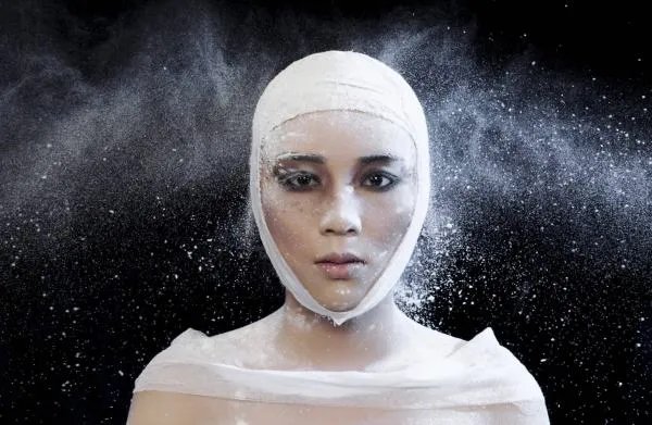 女孩学化妆有前途吗?为什么那么多人都说学化妆不好找工作呢?