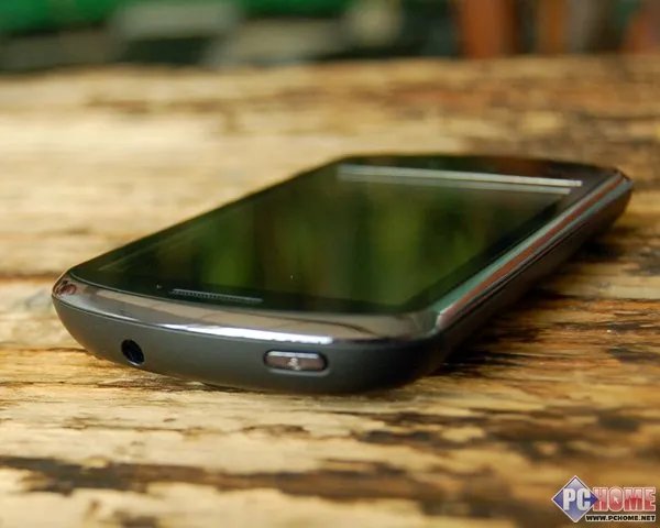 华为C8800评测 机身细节