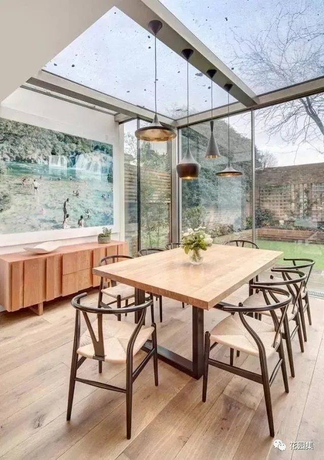 花园里有一间阳光房,美了这个灿烂的季节