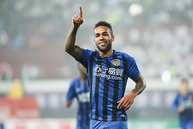 卡尔德克即将完成归化，特谢拉却不断抬高价格，他后悔了吗？