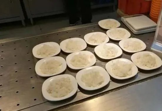 大学食堂推出1毛钱米饭,推出的意义是什么?