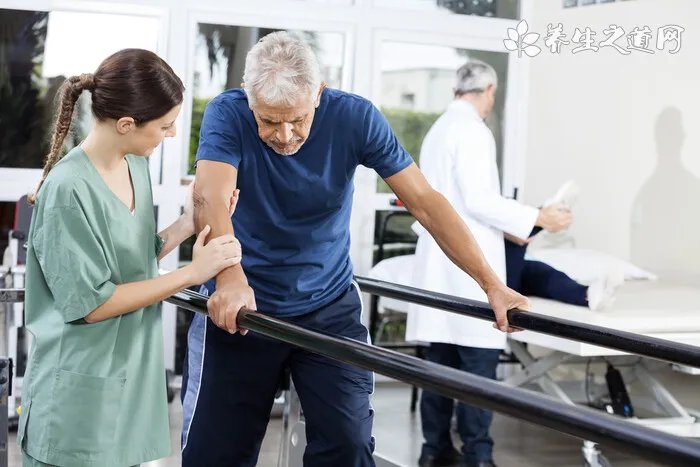 梦见两男一女是什么意思