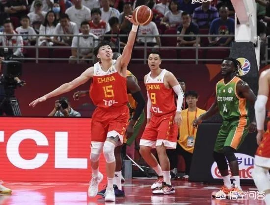 世界杯首战，中国男篮球员周琦拼到抽筋，如何评价周琦的拼搏精神？