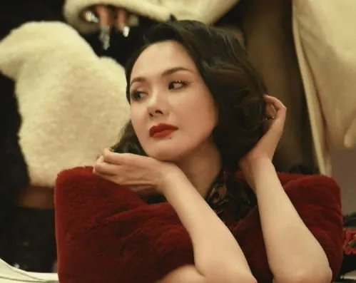 程莉莎向吉克隽逸道歉，吉克隽逸对此是如何回应的？