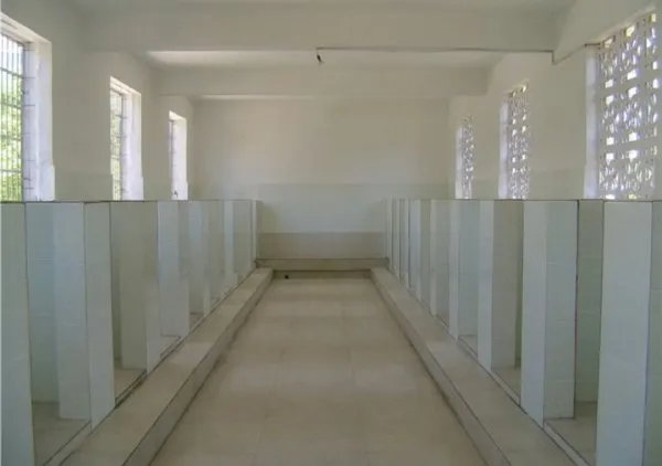 学校安排学生打扫厕所到底该不该?