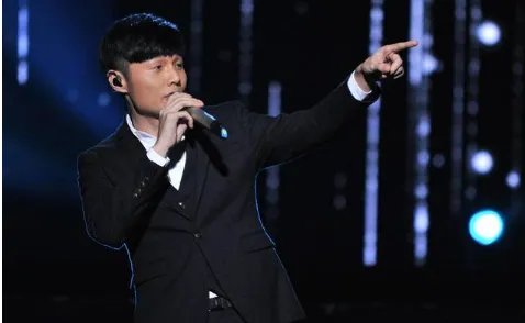 杨丞琳是如何为李荣浩庆生的？