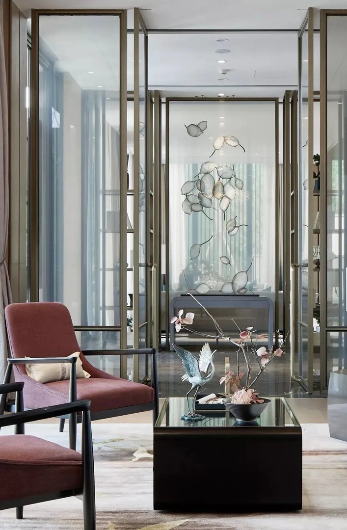 黄鹤楼中吹玉笛，江城五月落梅花的武汉，自古就被誉为“江城”，...