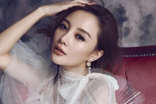 李小璐与PG One定居美国,为爱走天涯你怎么看?