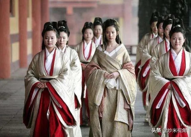 花木兰参军那么多年，为什么没有人发现她是女儿身？