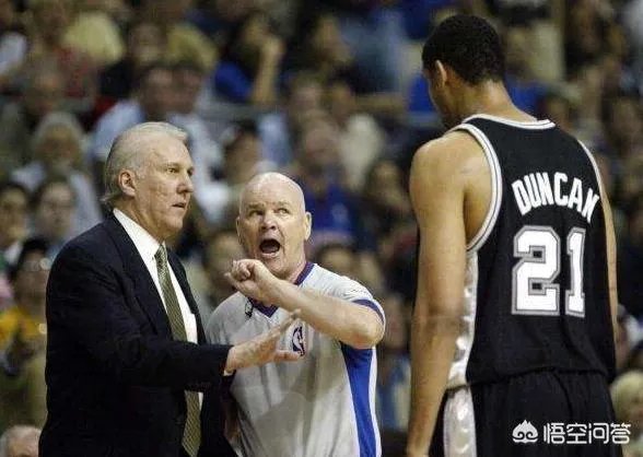 看一眼马刺替补席扭头就跑, 小学生用生命演绎装X, 结果呢?