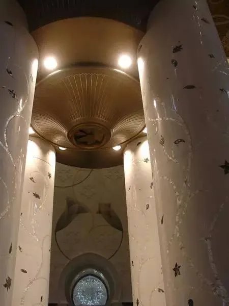 让人眼前一亮石材圆柱