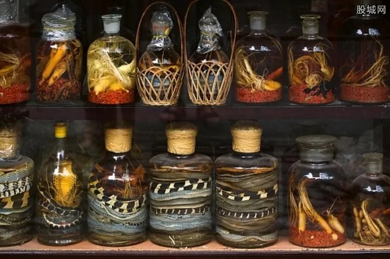 重庆自配药酒中毒 这种自制药酒会导致中毒你还敢喝吗