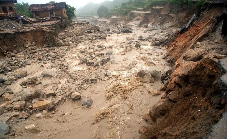 湖南宁乡县大暴雨引发泥石流情况怎么样？