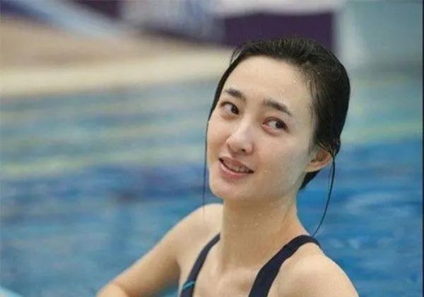 你觉得素颜最美的女明星是谁？