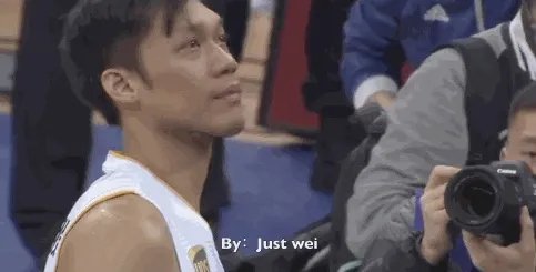 比赛还剩1分钟，林志杰下场，阿不都沙拉木鼓掌欢送，你怎么看？