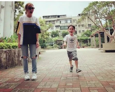 梁静茹和老公是如何认识的？