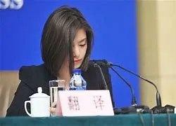 张京16年前用英文说梦想是当外交官，实现梦想的人到底有多可敬？