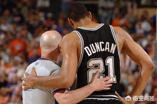 看一眼马刺替补席扭头就跑, 小学生用生命演绎装X, 结果呢?