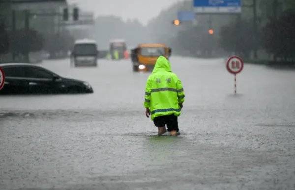 郑州要求学校立即进入战时状态,这意味着什么?
