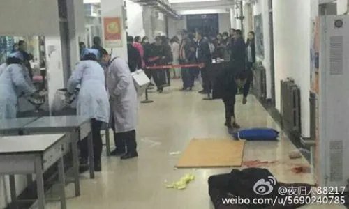 男子捅伤大一女生 只因爱的太深