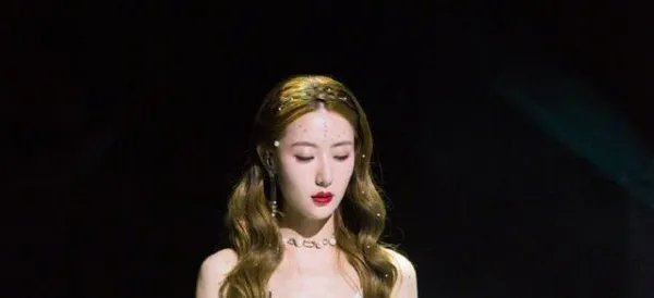 宁静看到白冰的“公主切”建模为啥会很惊讶？