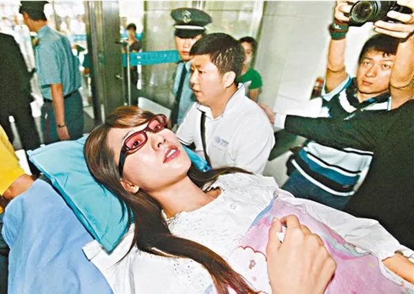 粉丝收到林志玲最新慈善年历，家暴离婚传闻破了吗？