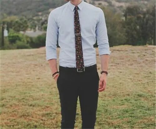 结婚新郎服装搭配技巧 2017流行的新郎装搭配