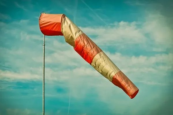 八级大风有多大 八级大风可以外出吗