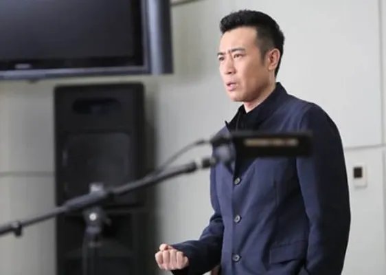 于和伟老婆和女儿近照曝光：于和伟家庭背景简介