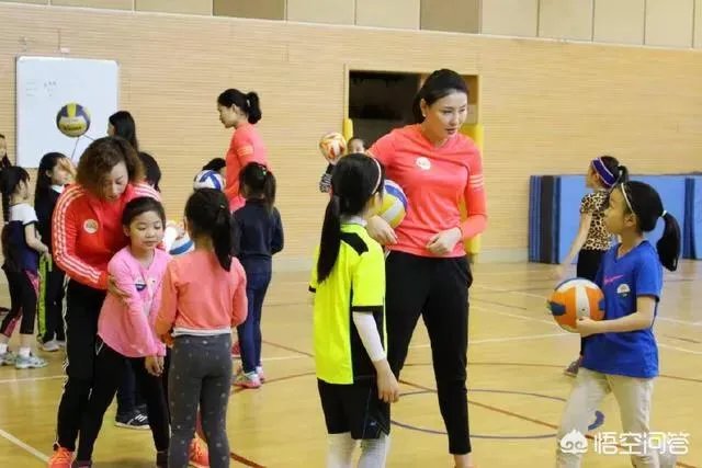 昔日上海女排“五连冠”成员，中国女排主力二传诸韵颖近况如何？